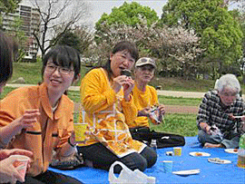 桜と一緒に、笑顔も満開です