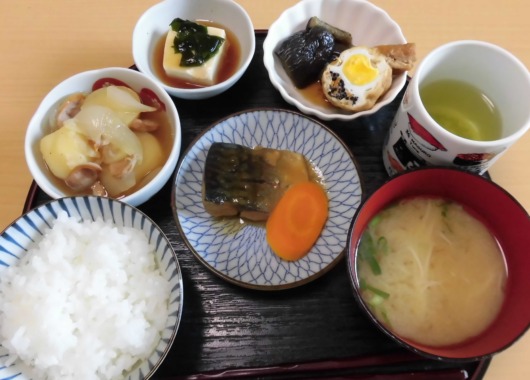 昼食の料理です
