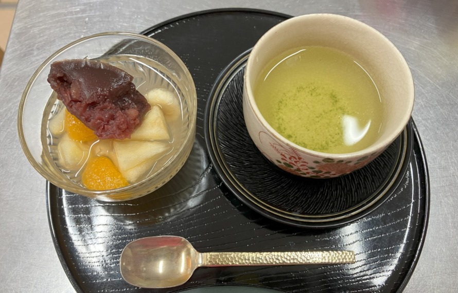 敬老会のおやつです。