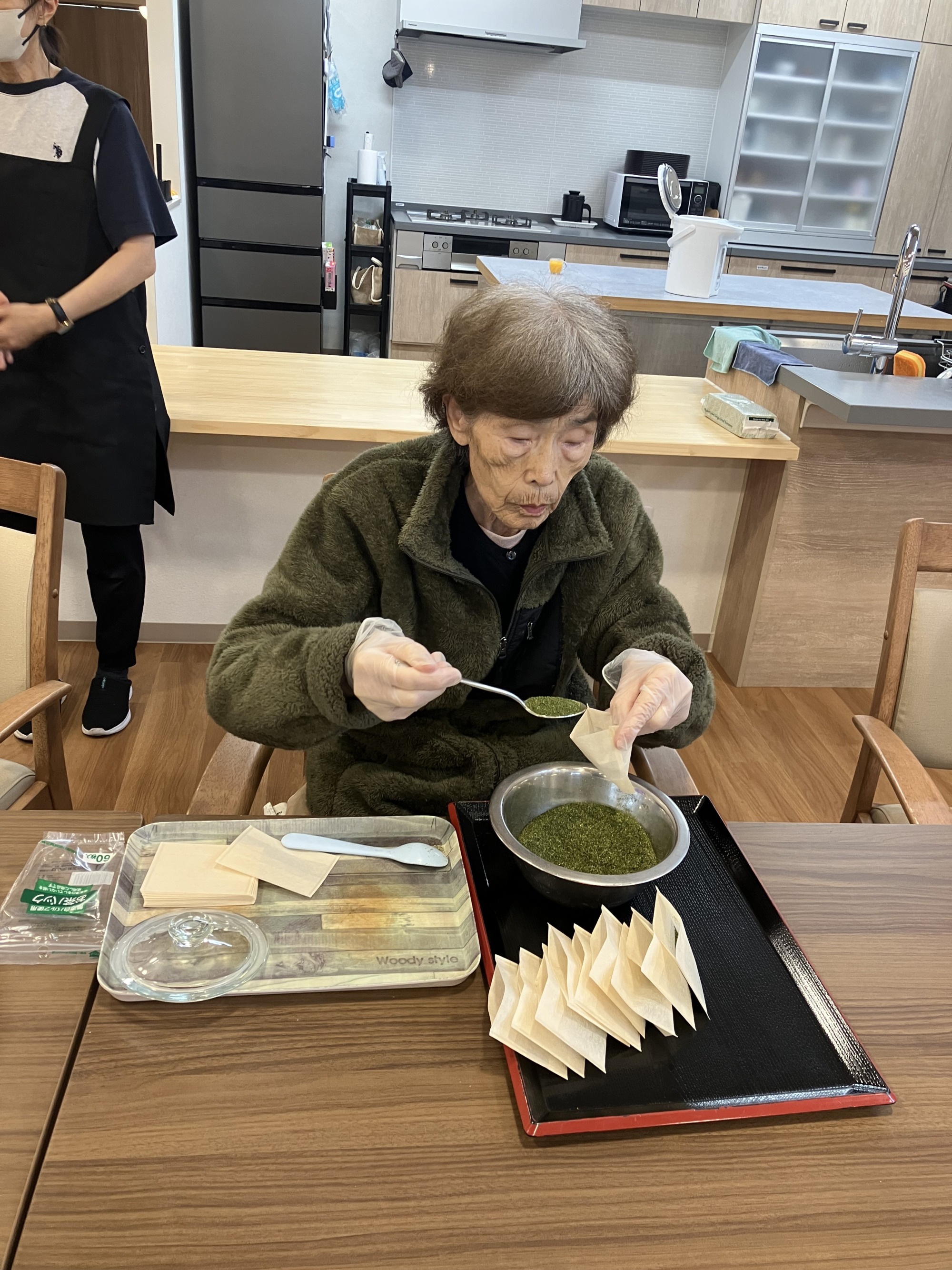 お茶パックを作成されている利用者様