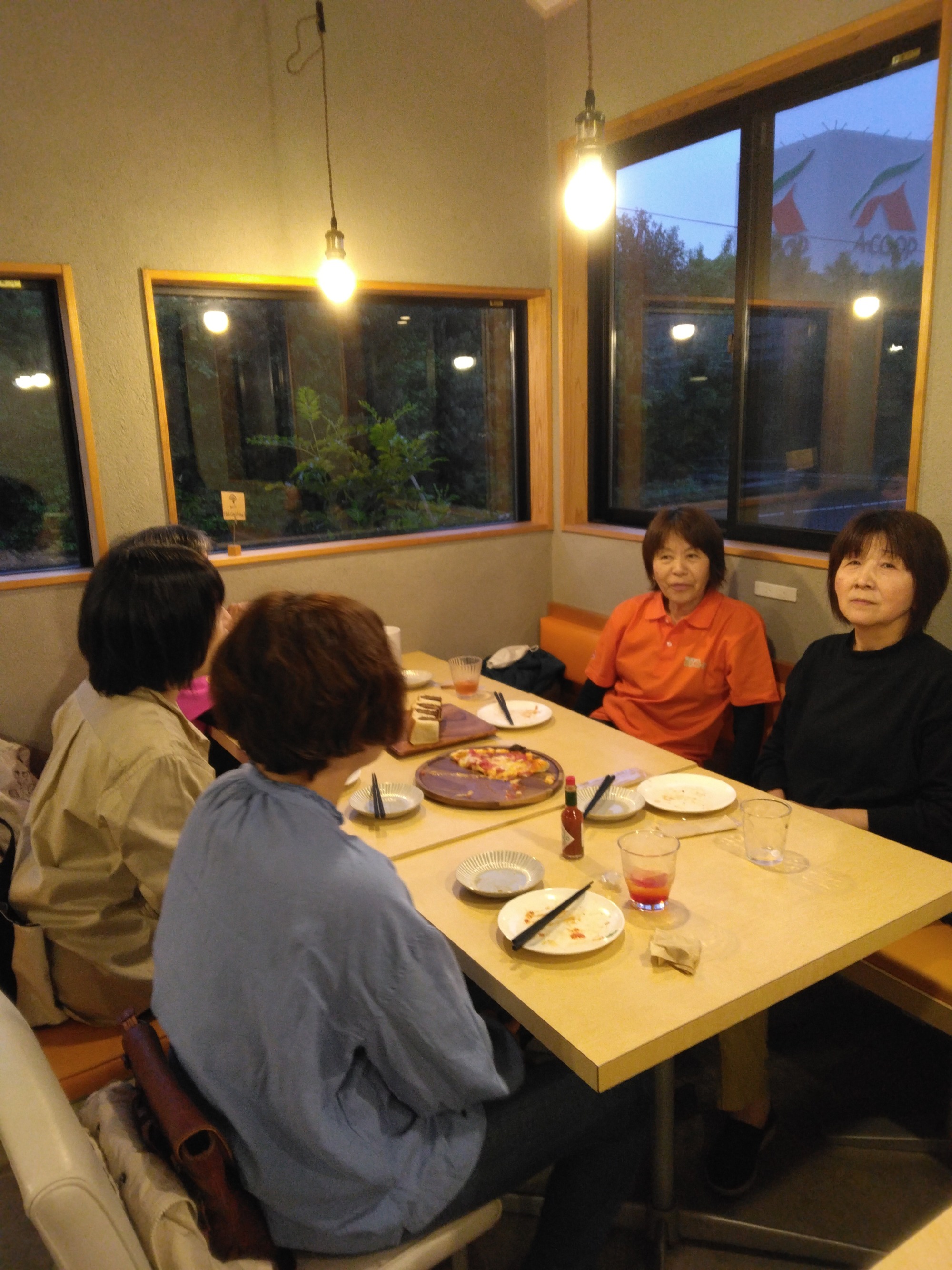 懇親会を行いました③