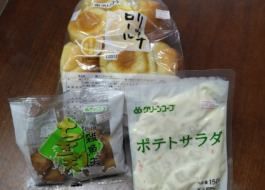 リッチロール、ポテトサラダ、ちぎり天