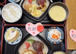 母の日メニューのお昼ご飯。感謝のメッセージを添えて