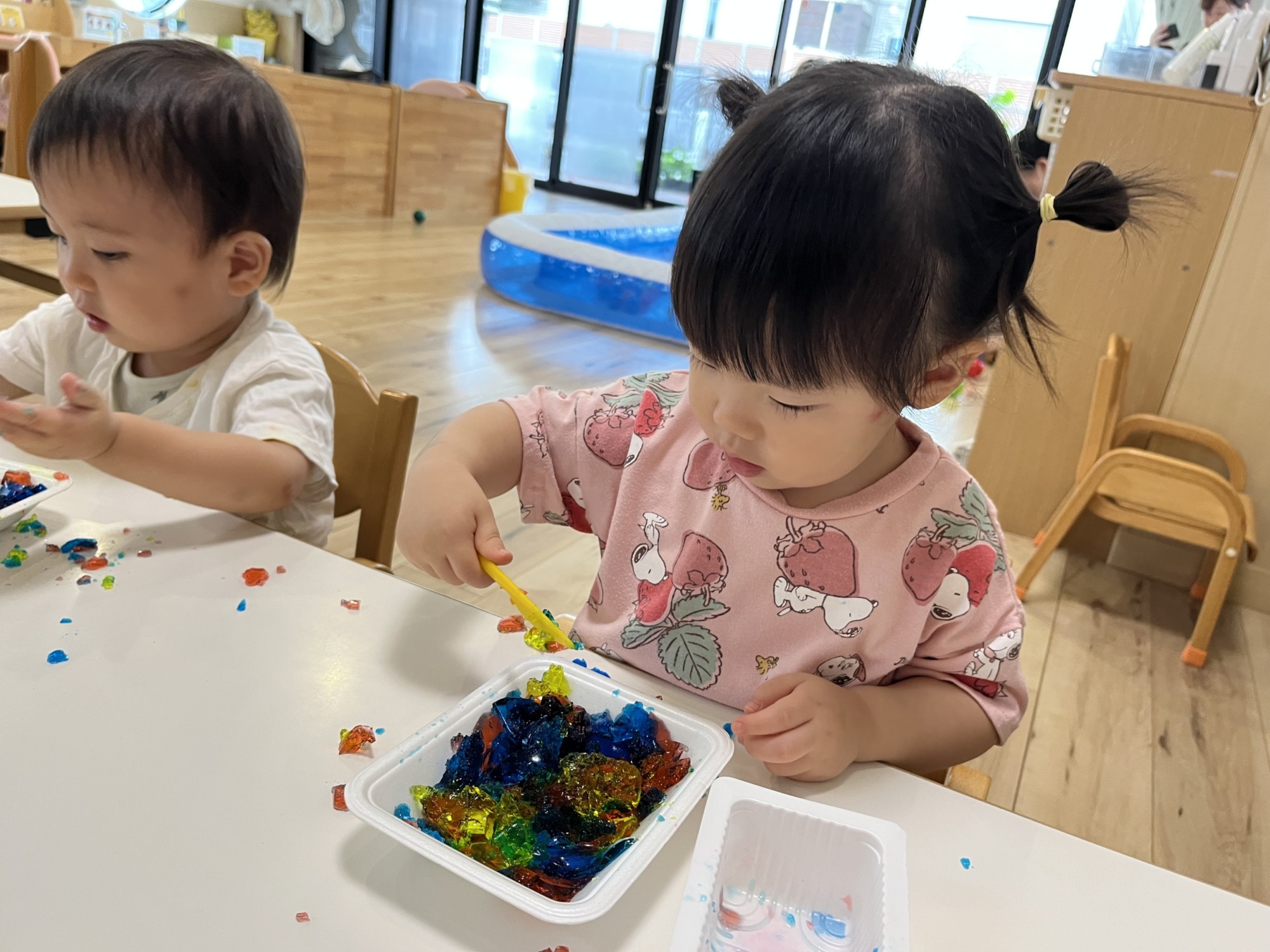 ゼリーで遊ぶ2枚