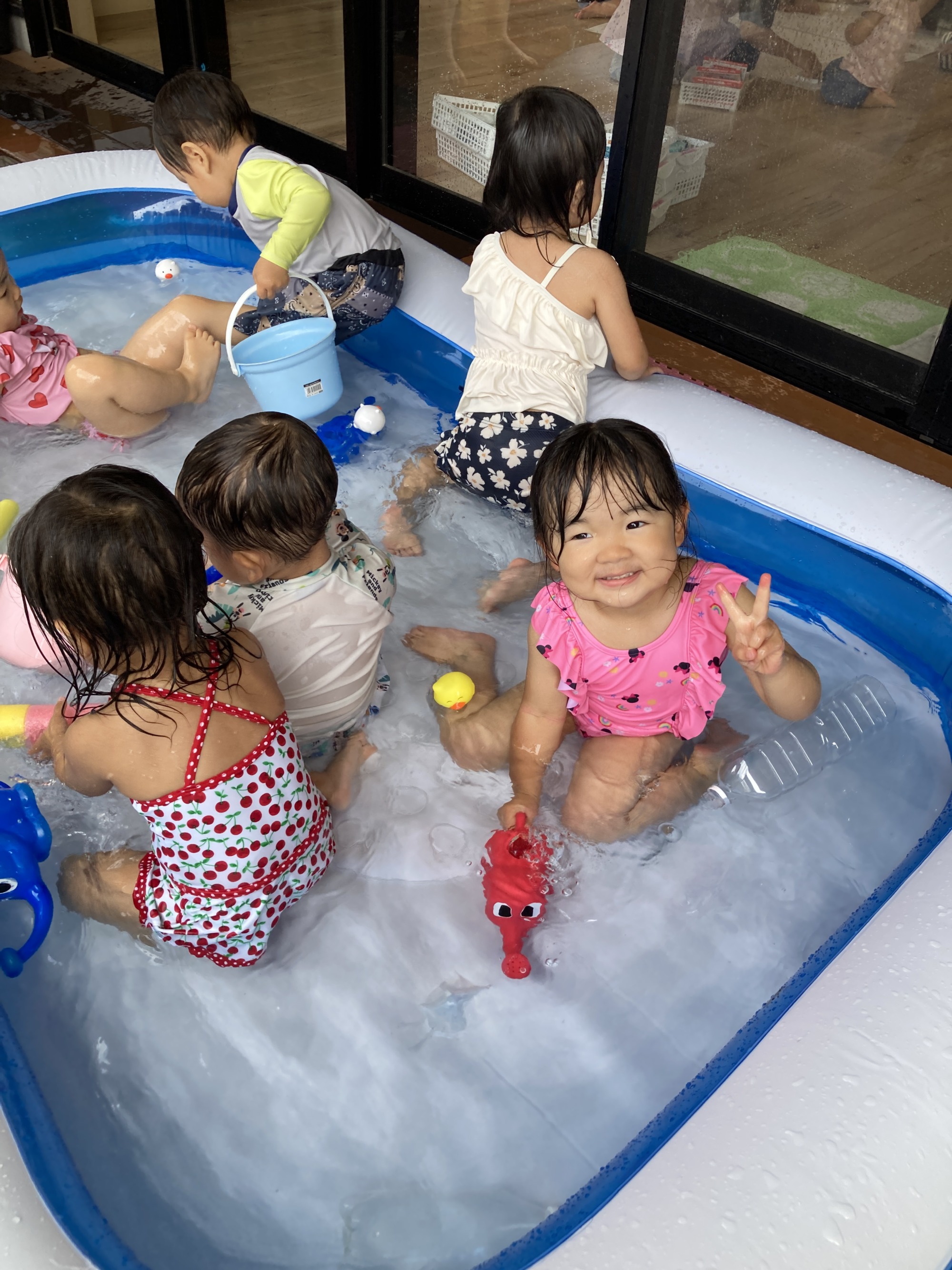 プール遊びの様子 10枚