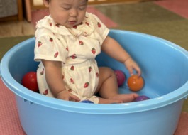 0歳児　ボールプール8枚
