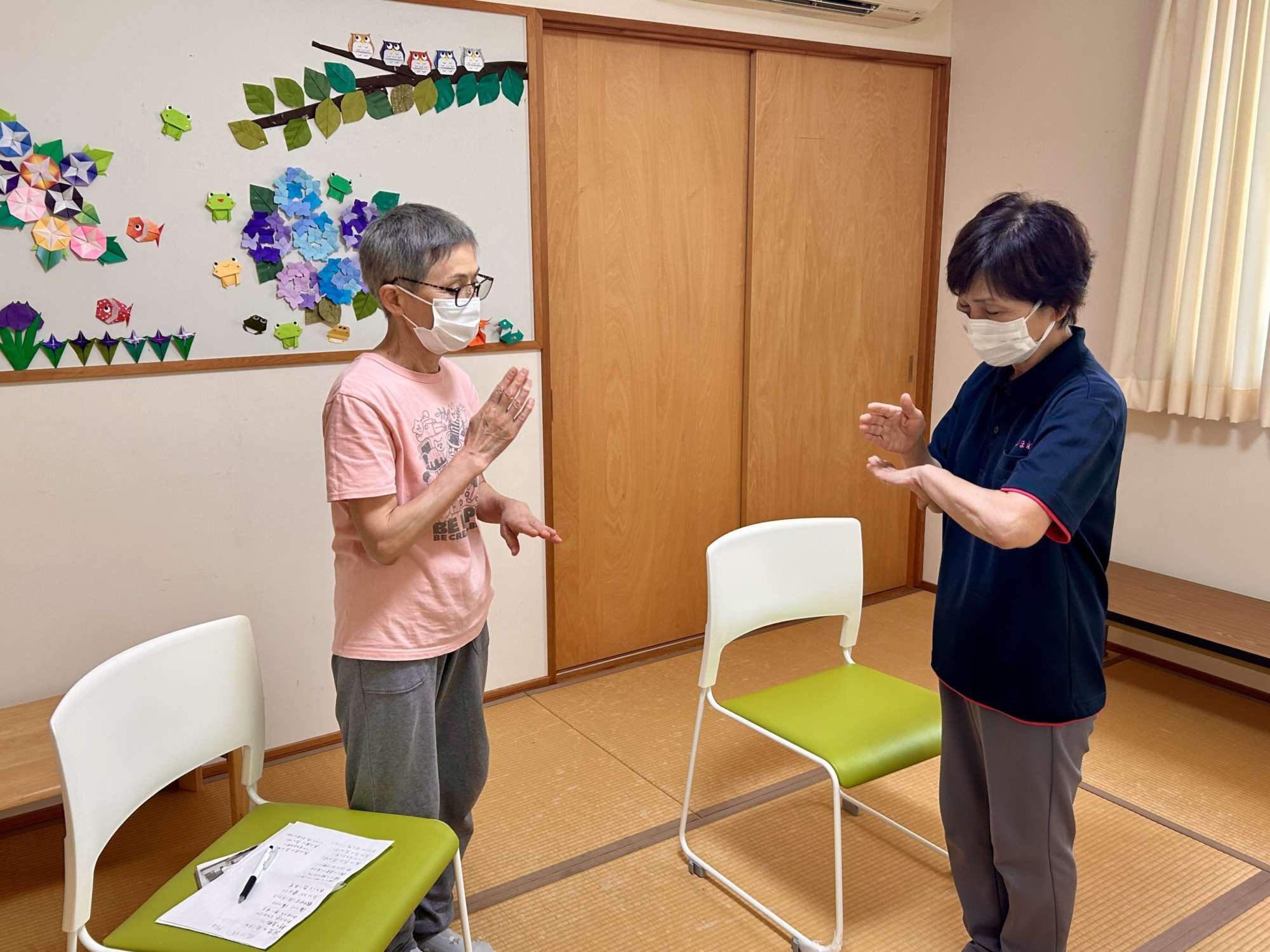 ありがとうの手話ポーズ