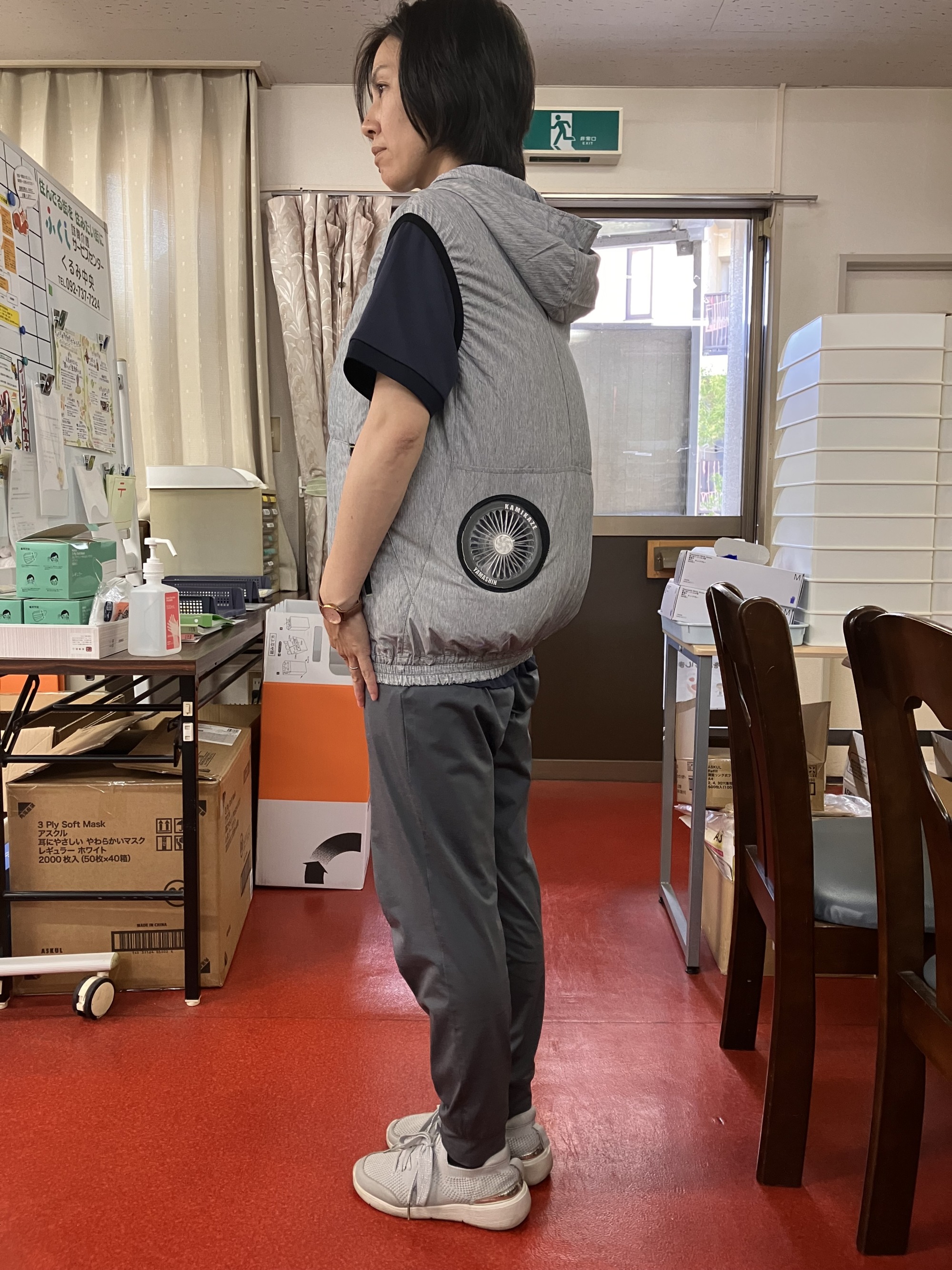 空調服着用、扇風機つけた状態