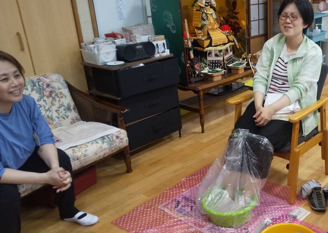 足浴の実技のようす