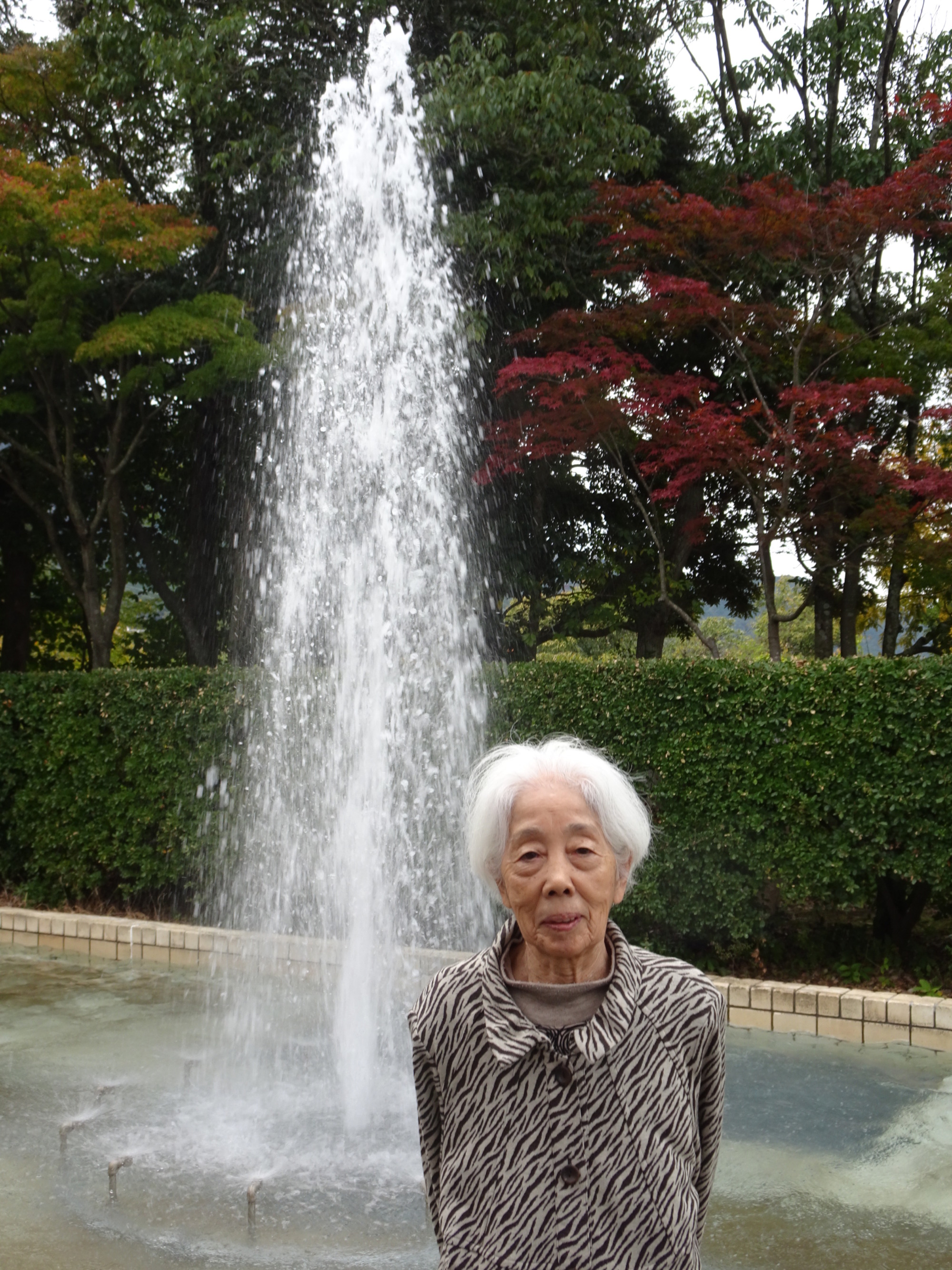 噴水の前で撮った利用者さんの写真