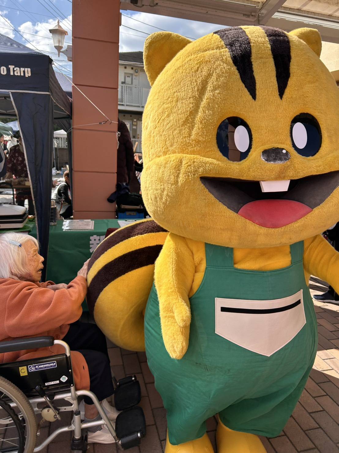 行く手を阻まれちょっとお怒りの利用者さん