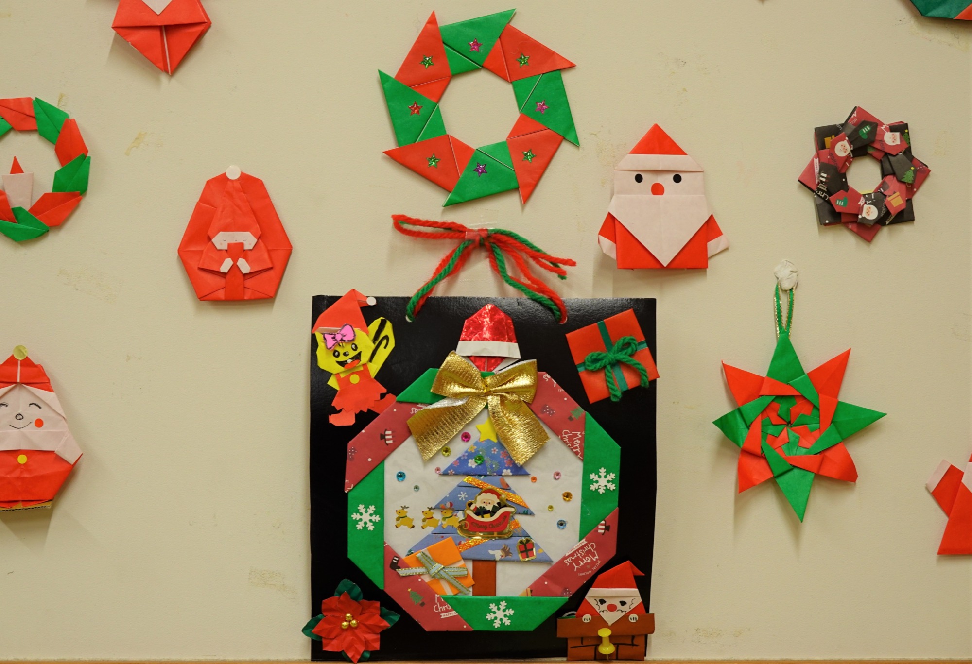 折り紙で作ったサンタクロース