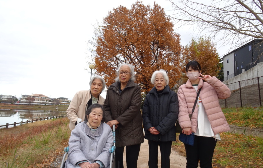 利用者さんたちとワーカーで撮った写真