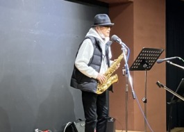 同行援護DEヘルパーと会場へ　Hさんカッコイイです！