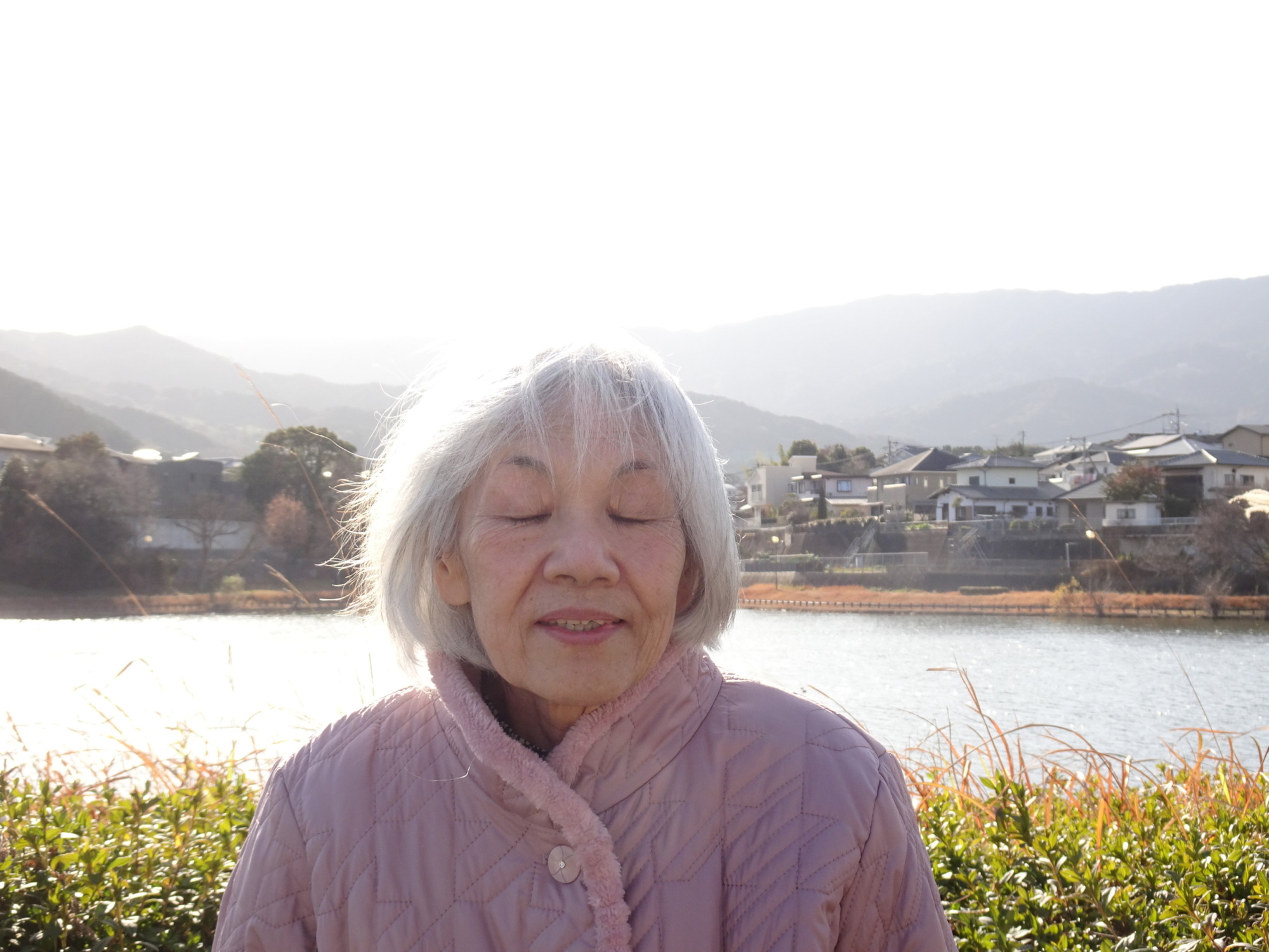 箱の池の前で撮った利用者さんの写真