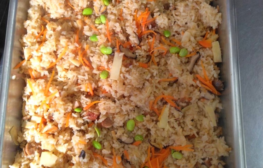 中華風炊き込みご飯の写真