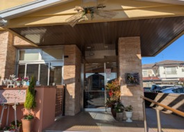 玄関外の正月飾り