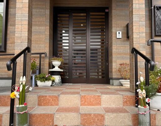 玄関に飾られた門松