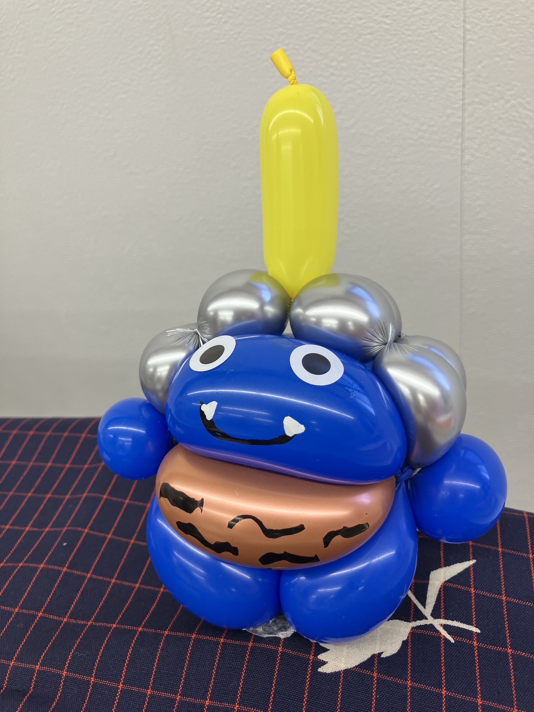 青鬼のバルーンアート