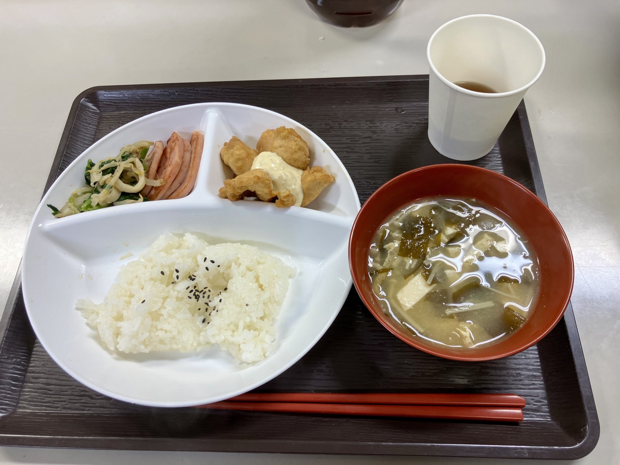 食堂で提供された夕食