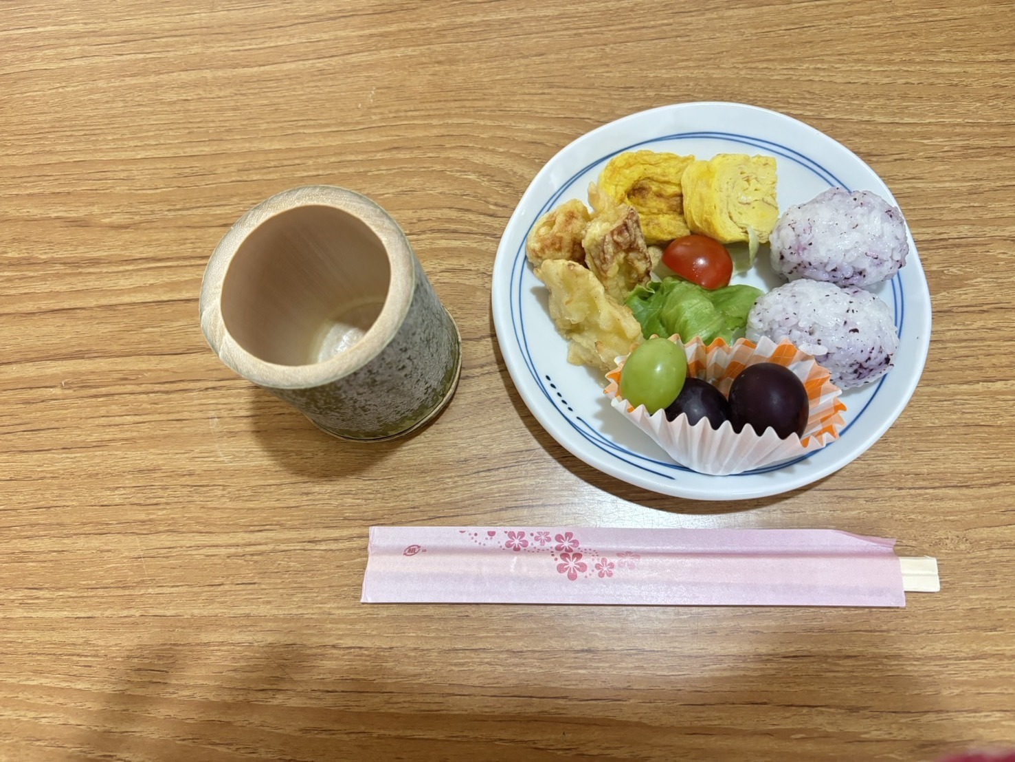 おかずもついてます