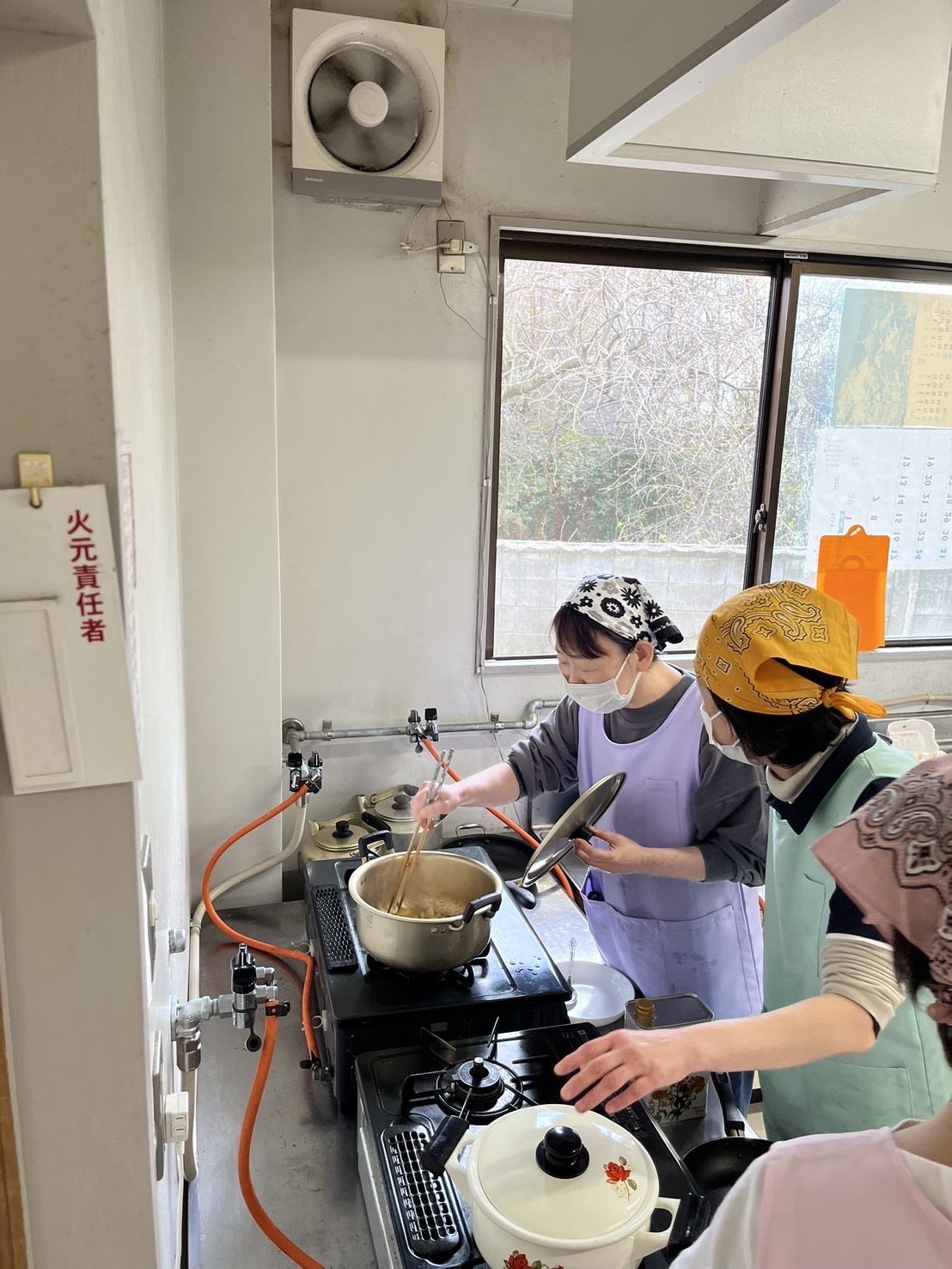 具材を炒めている様子