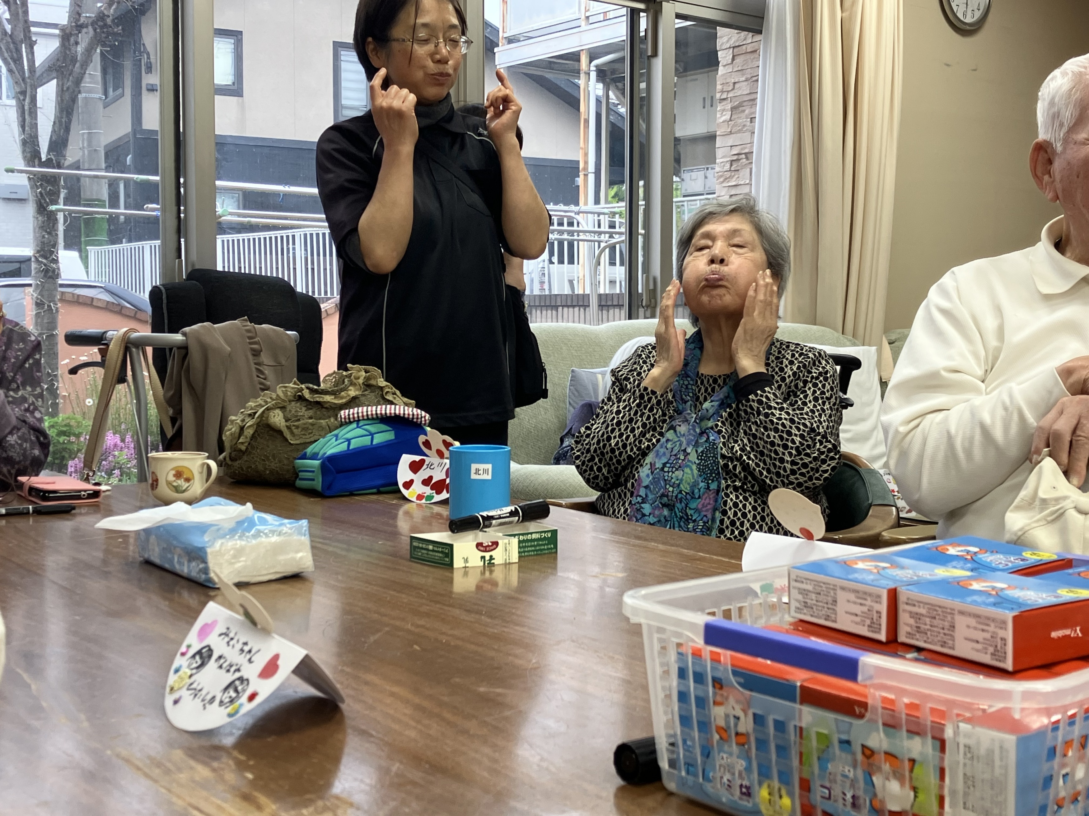 歌をうたう利用者さん