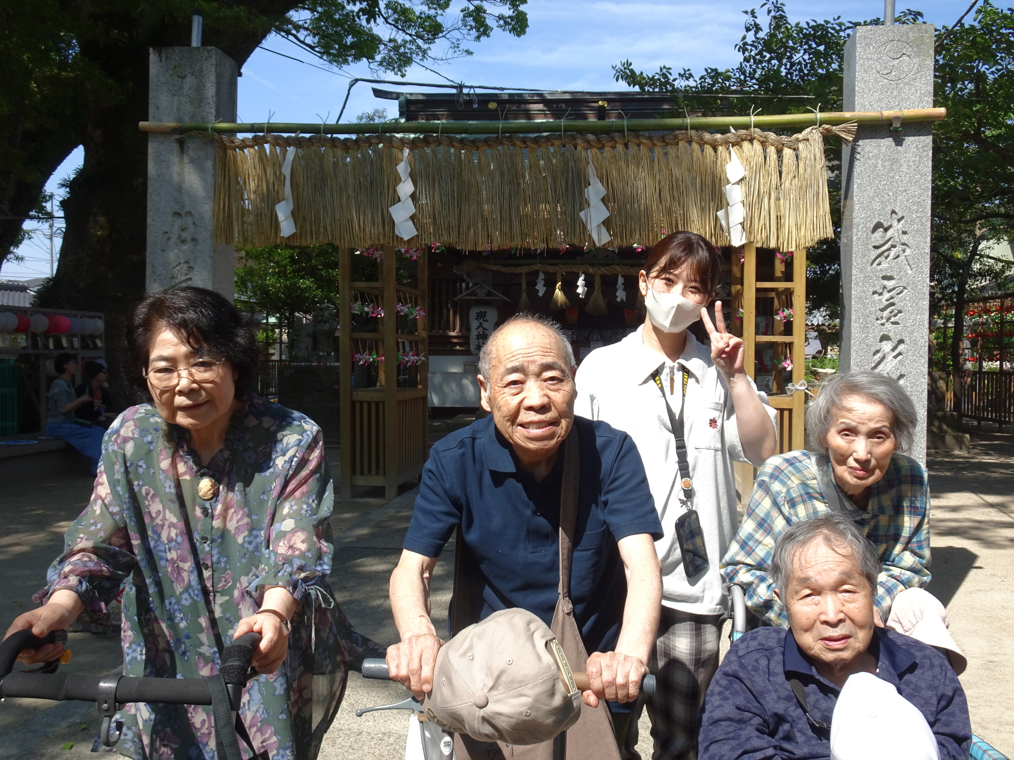 あらひと神社の境内で撮った写真