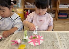 製作する子ども