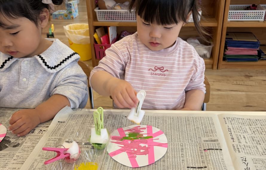 製作する子ども