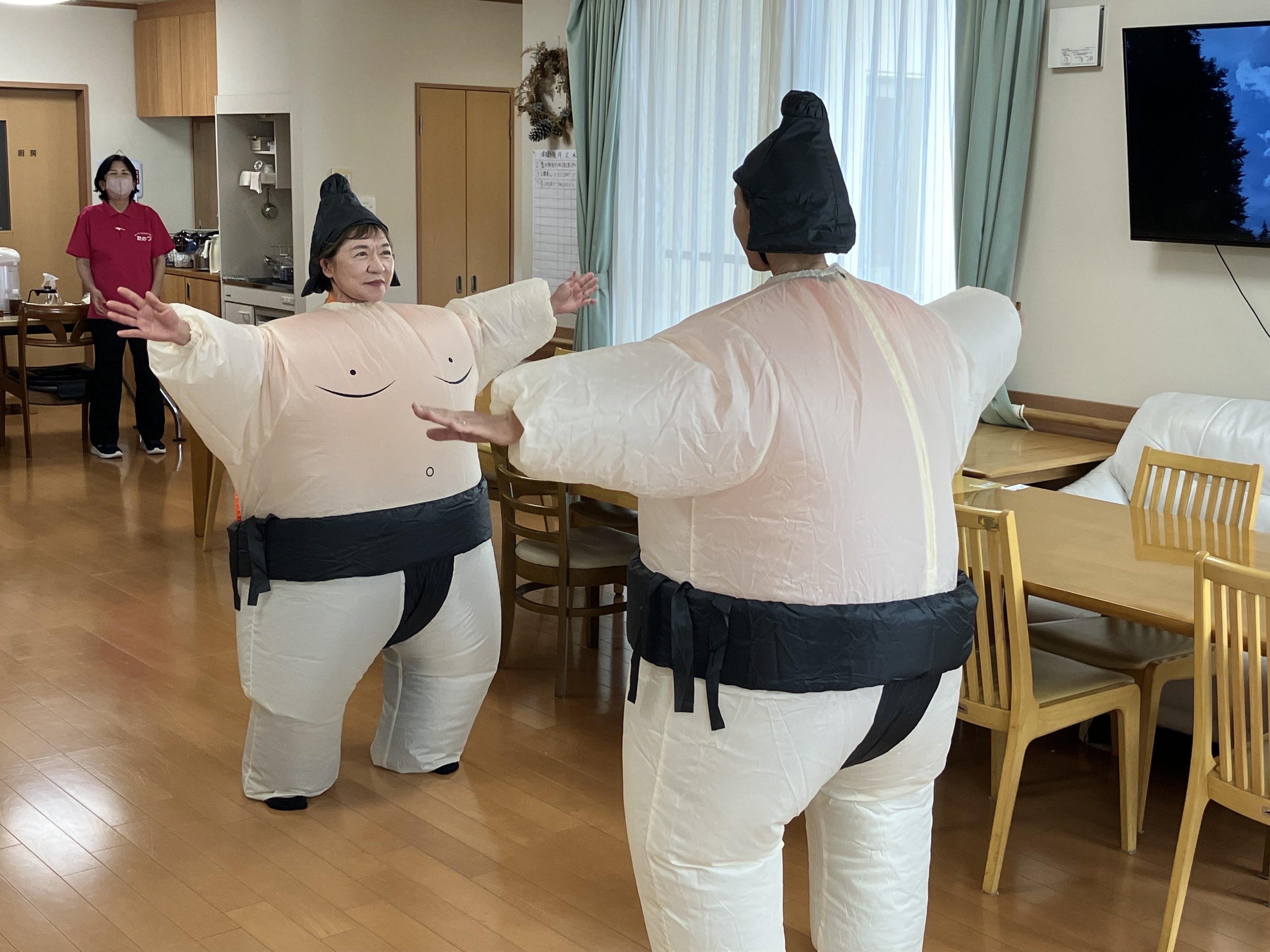 スタッフがお相撲さんに変身